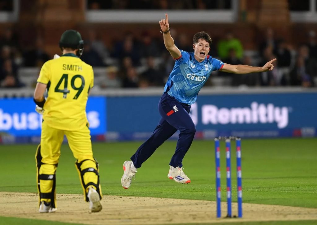 Australia suffered its fourth biggest defeat in ODIs, England performed brilliantly